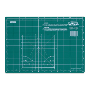 TABLA DE CORTE OLFA A4 (MEDIDAS 32CM X 22.5CM) TABLA DE CORTE OLFA A4 (MEDIDAS 32CM X 22.5CM)